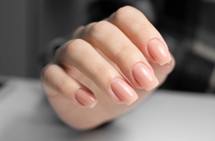 огляд кольорових баз для нігтів 2024