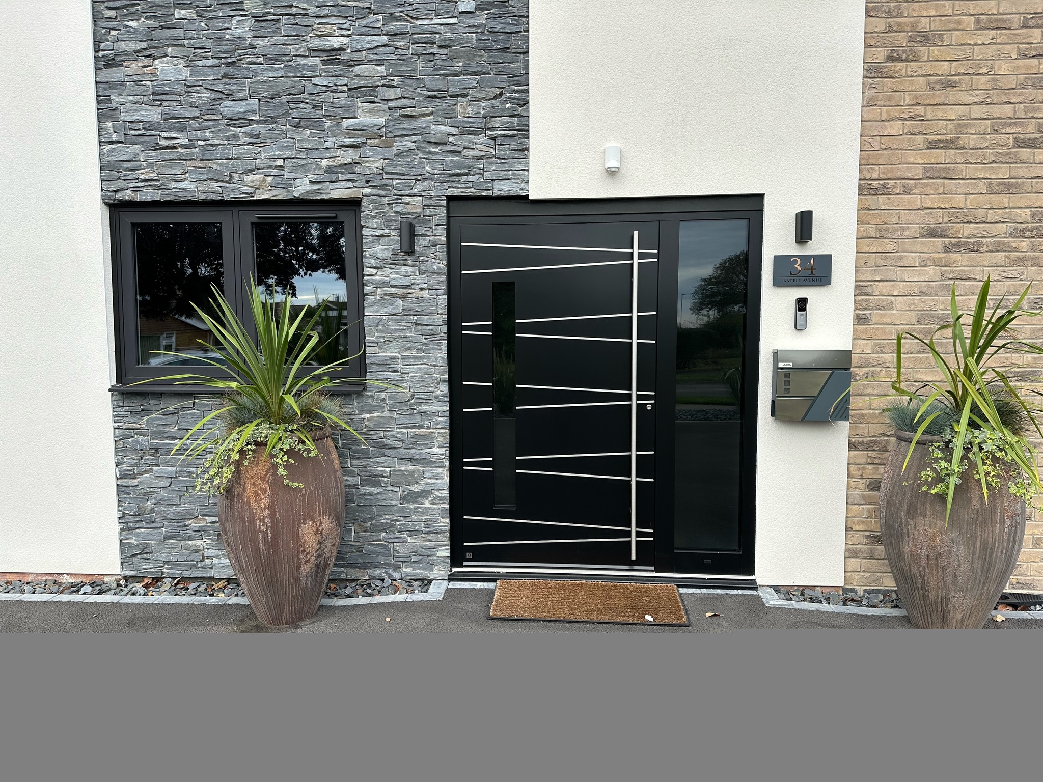 Що відбувається з гаражними воротами під час відкривання